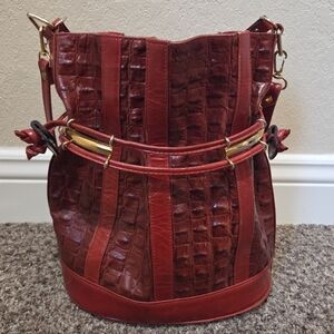 Chiarini Elegant Red Croc-Embossed Bucket Bag